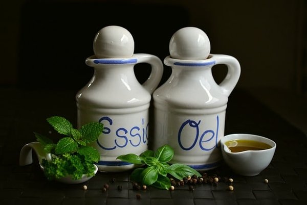 Découvrez la Recette de la Vinaigrette Parfaite pour Sublimer Vos Salades