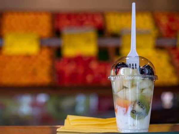 Comment Réinventer la Salade de Fruits en Conserve pour un Dessert Rapide et Savoureux