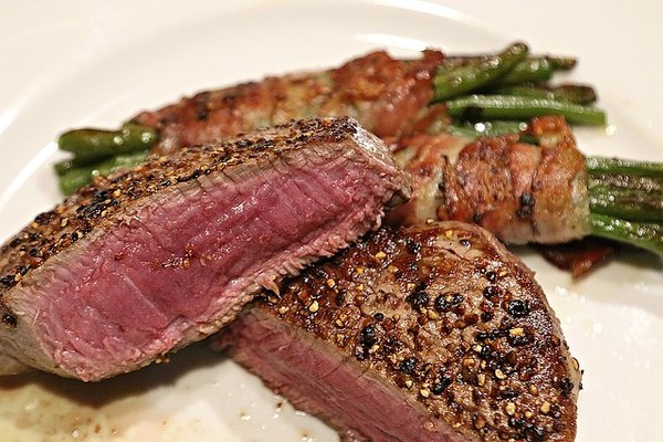 Les Secrets pour une Cuisson Saignante de Steak Parfaite à Chaque Fois