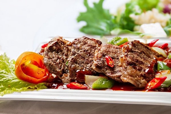 Pourquoi Il est Essentiel de Laisser Reposer la Viande Après Cuisson